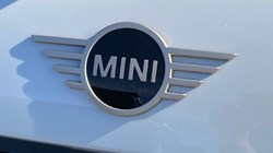 2025 (25) MINI COOPER 2.0 S Exclusive 3dr Auto 4018015