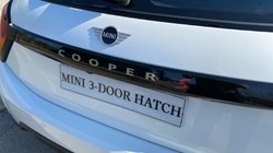 2025 (25) MINI COOPER 2.0 S Exclusive 3dr Auto 4018016