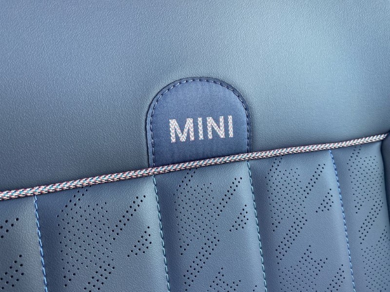 2025 (25) MINI COOPER 2.0 S Exclusive 3dr Auto 4018008