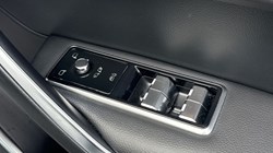 2024 (24) JAGUAR F-PACE 2.0 D200 R-Dynamic SE Black 5dr Auto AWD 4689003