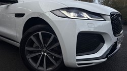 2024 (24) JAGUAR F-PACE 2.0 D200 R-Dynamic SE Black 5dr Auto AWD 4689022