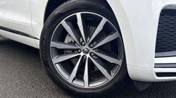 2024 (24) JAGUAR F-PACE 2.0 D200 R-Dynamic SE Black 5dr Auto AWD 4689024