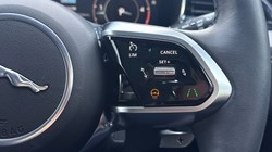 2024 (24) JAGUAR F-PACE 2.0 D200 R-Dynamic SE Black 5dr Auto AWD 4689009