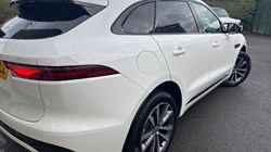 2024 (24) JAGUAR F-PACE 2.0 D200 R-Dynamic SE Black 5dr Auto AWD 4689031