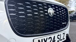 2024 (24) JAGUAR F-PACE 2.0 D200 R-Dynamic SE Black 5dr Auto AWD 4689023