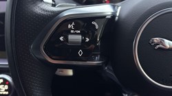 2022 (71) JAGUAR E-PACE 2.0 D200 R-Dynamic Black 5dr Auto 4705708