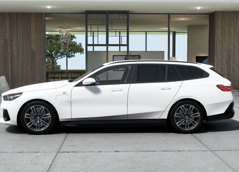  BMW 5 SERIES 530e M Sport Touring 5dr Auto [Tech Plus] 5161138