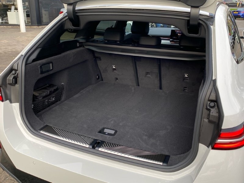  BMW 5 SERIES 530e M Sport Touring 5dr Auto [Tech Plus] 5164488