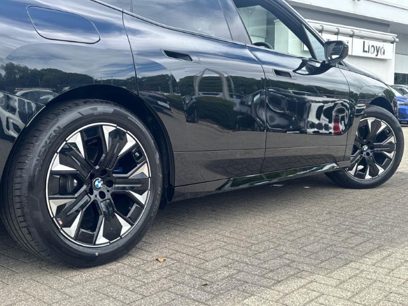  BMW iX 300kW xDrive45 M Sport 101kWh 5dr Auto 5681181