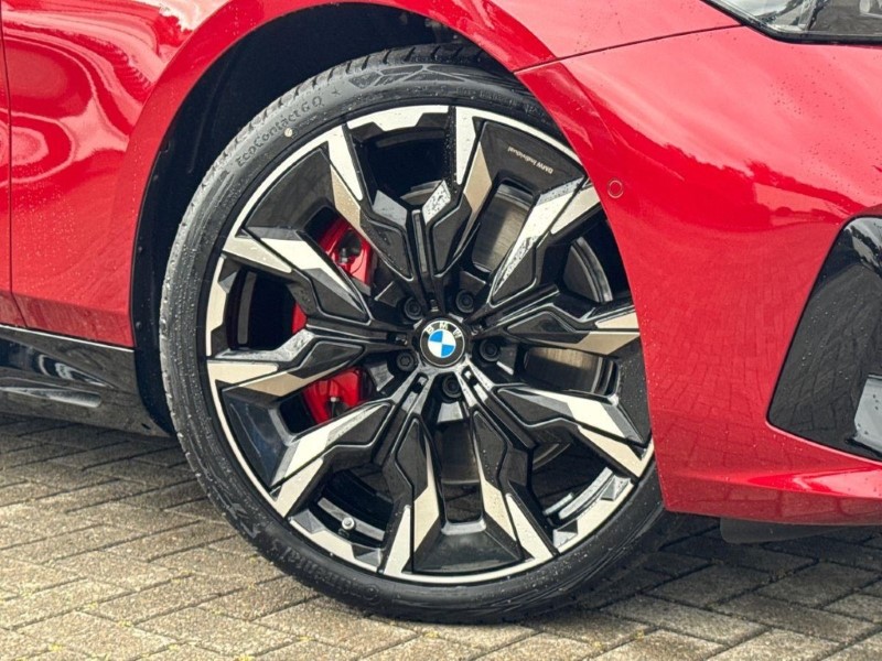  BMW 5 SERIES 550e xDrive M Sport 5dr Auto 5774176