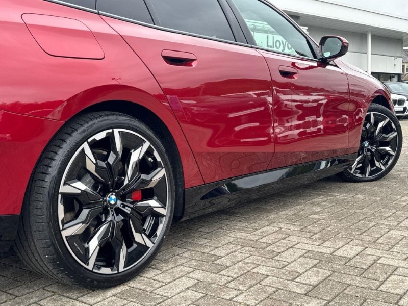  BMW 5 SERIES 550e xDrive M Sport 5dr Auto 5774180