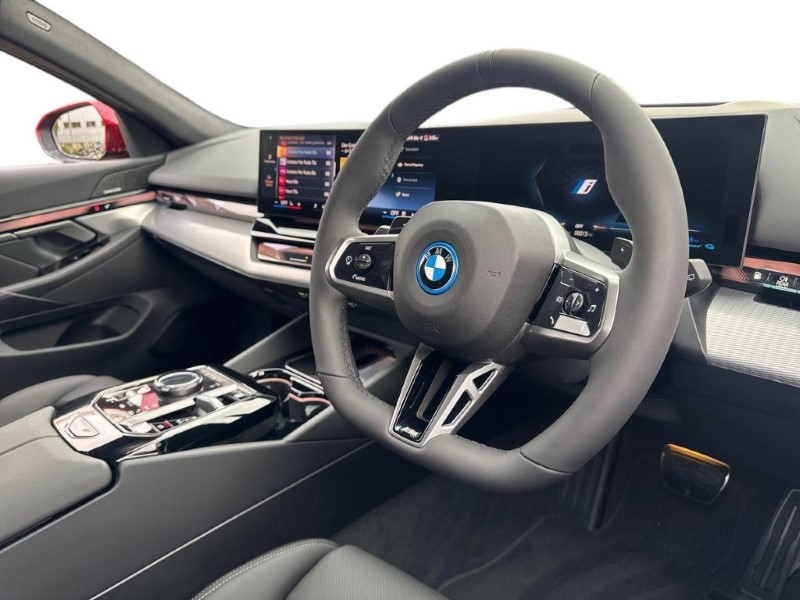  BMW 5 SERIES 550e xDrive M Sport 5dr Auto 5774135