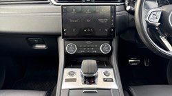 2022 (72) JAGUAR F-PACE 2.0 D200 R-Dynamic Black 5dr Auto AWD 4699877