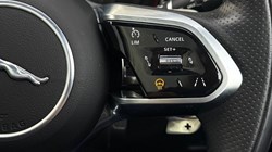 2022 (72) JAGUAR F-PACE 2.0 D200 R-Dynamic Black 5dr Auto AWD 4699892