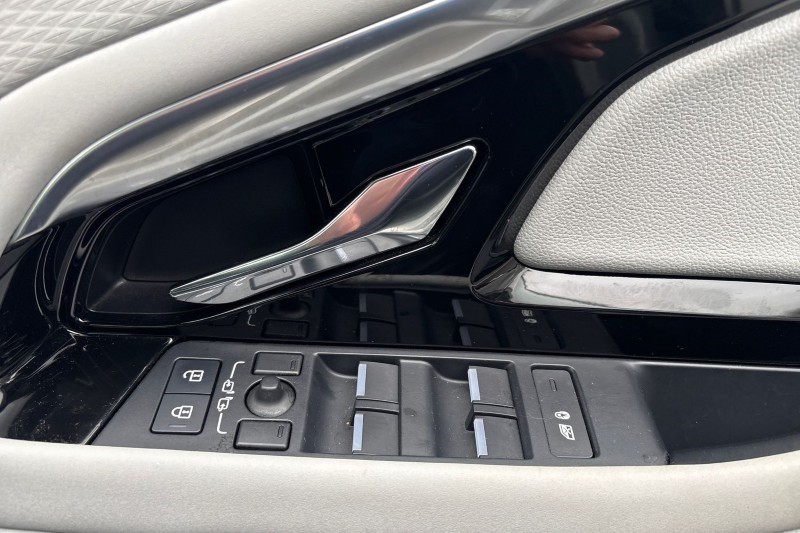 2022 (72) LAND ROVER RANGE ROVER EVOQUE 2.0 D200 R-Dynamic S 5dr Auto 4736258