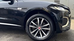 2022 (22) JAGUAR F-PACE 3.0 D300 R-Dynamic SE 5dr Auto AWD 4745979