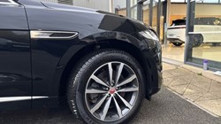 2022 (22) JAGUAR F-PACE 3.0 D300 R-Dynamic SE 5dr Auto AWD 4745977