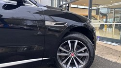 2022 (22) JAGUAR F-PACE 3.0 D300 R-Dynamic SE 5dr Auto AWD 4745984