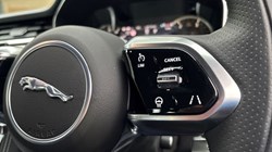 2022 (22) JAGUAR F-PACE 3.0 D300 R-Dynamic SE 5dr Auto AWD 4745961