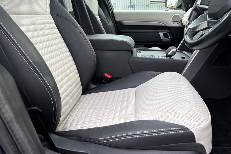 2022 (22) LAND ROVER DISCOVERY 3.0 D300 R-Dynamic SE 5dr Auto 4733306