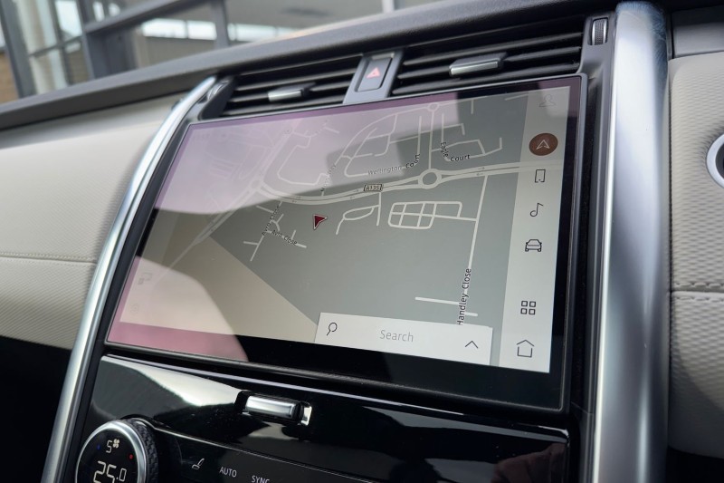 2022 (22) LAND ROVER DISCOVERY 3.0 D300 R-Dynamic SE 5dr Auto 4733312