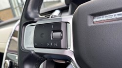 2022 (22) LAND ROVER DISCOVERY 3.0 D300 R-Dynamic SE 5dr Auto 4733309