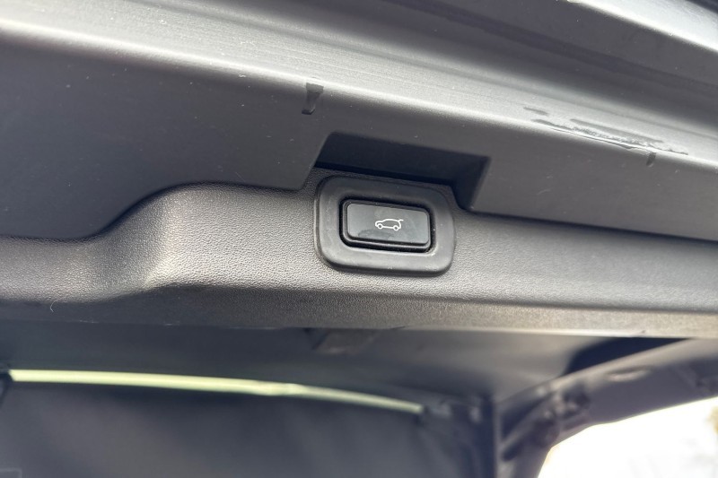 2022 (22) LAND ROVER DISCOVERY 3.0 D300 R-Dynamic SE 5dr Auto 4733324