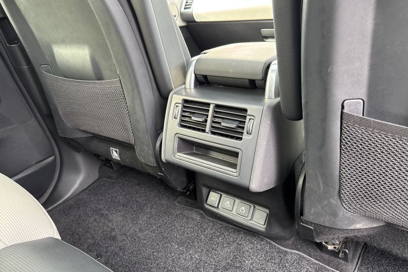 2022 (22) LAND ROVER DISCOVERY 3.0 D300 R-Dynamic SE 5dr Auto 4733298