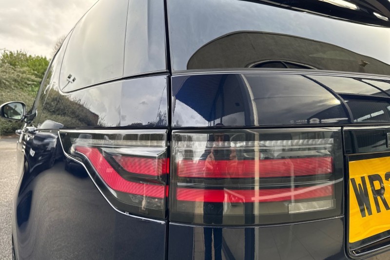 2022 (22) LAND ROVER DISCOVERY 3.0 D300 R-Dynamic SE 5dr Auto 4733299