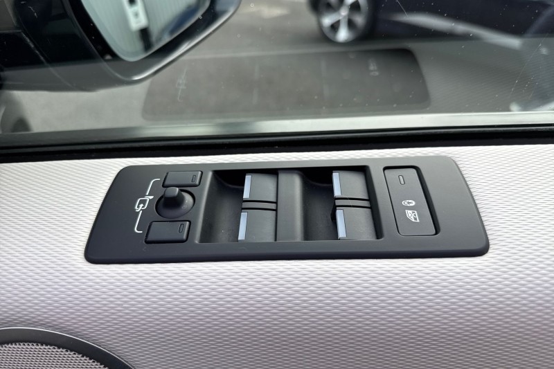 2022 (22) LAND ROVER DISCOVERY 3.0 D300 R-Dynamic SE 5dr Auto 4733304