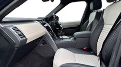 2022 (22) LAND ROVER DISCOVERY 3.0 D300 R-Dynamic SE 5dr Auto 4733283