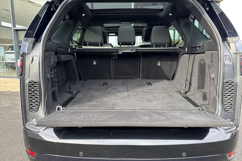 2022 (22) LAND ROVER DISCOVERY 3.0 D300 R-Dynamic SE 5dr Auto 4733290