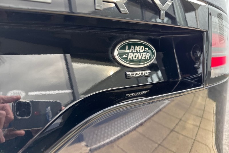 2022 (22) LAND ROVER DISCOVERY 3.0 D300 R-Dynamic SE 5dr Auto 4733330