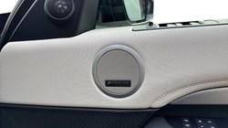 2022 (22) LAND ROVER DISCOVERY 3.0 D300 R-Dynamic SE 5dr Auto 4733303