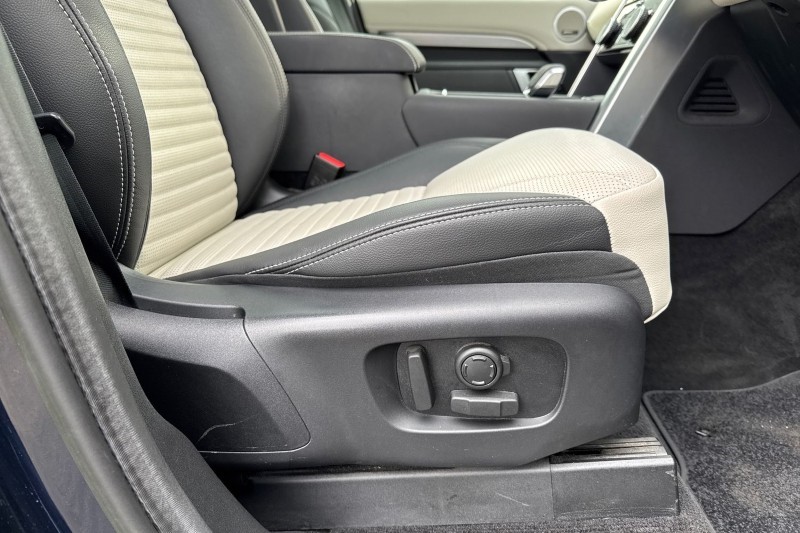 2022 (22) LAND ROVER DISCOVERY 3.0 D300 R-Dynamic SE 5dr Auto 4733305