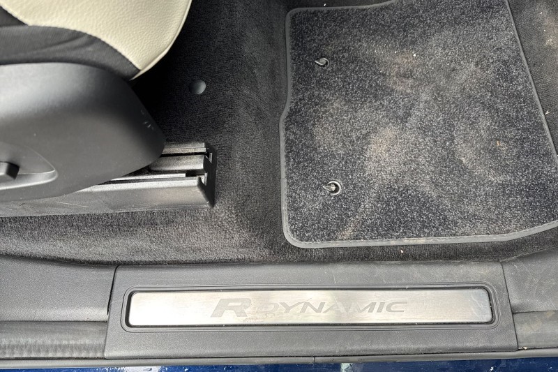 2022 (22) LAND ROVER DISCOVERY 3.0 D300 R-Dynamic SE 5dr Auto 4733322