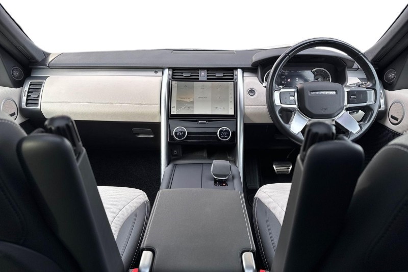 2022 (22) LAND ROVER DISCOVERY 3.0 D300 R-Dynamic SE 5dr Auto 4733289