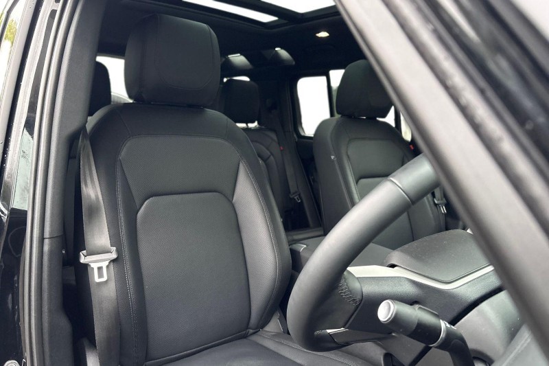 2023 (23) LAND ROVER DEFENDER 3.0 D250 X-Dynamic SE 110 5dr Auto 5014802