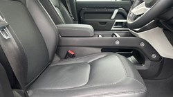 2023 (23) LAND ROVER DEFENDER 3.0 D250 X-Dynamic SE 110 5dr Auto 5014801