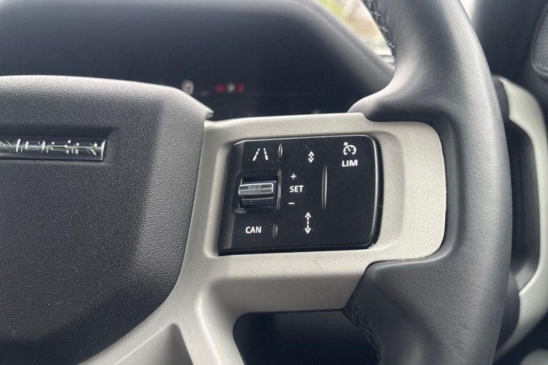 2023 (23) LAND ROVER DEFENDER 3.0 D250 X-Dynamic SE 110 5dr Auto 5014805