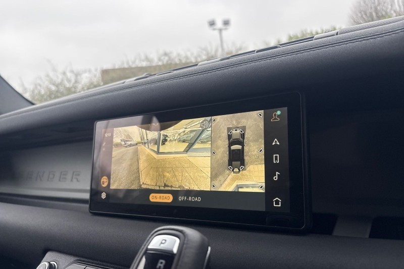 2023 (23) LAND ROVER DEFENDER 3.0 D250 X-Dynamic SE 110 5dr Auto 5014808