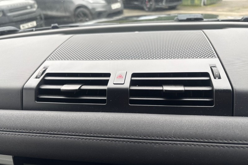 2023 (23) LAND ROVER DEFENDER 3.0 D250 X-Dynamic SE 110 5dr Auto 5014813