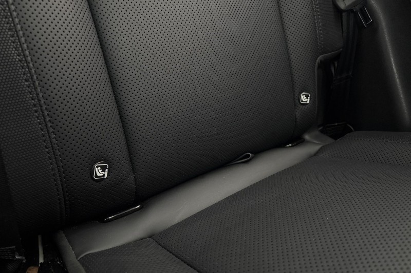 2023 (23) LAND ROVER DEFENDER 3.0 D250 X-Dynamic SE 110 5dr Auto 5014816