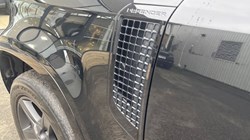 2023 (23) LAND ROVER DEFENDER 3.0 D250 X-Dynamic SE 110 5dr Auto 5014796