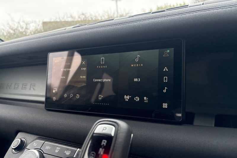 2023 (23) LAND ROVER DEFENDER 3.0 D250 X-Dynamic SE 110 5dr Auto 5014806