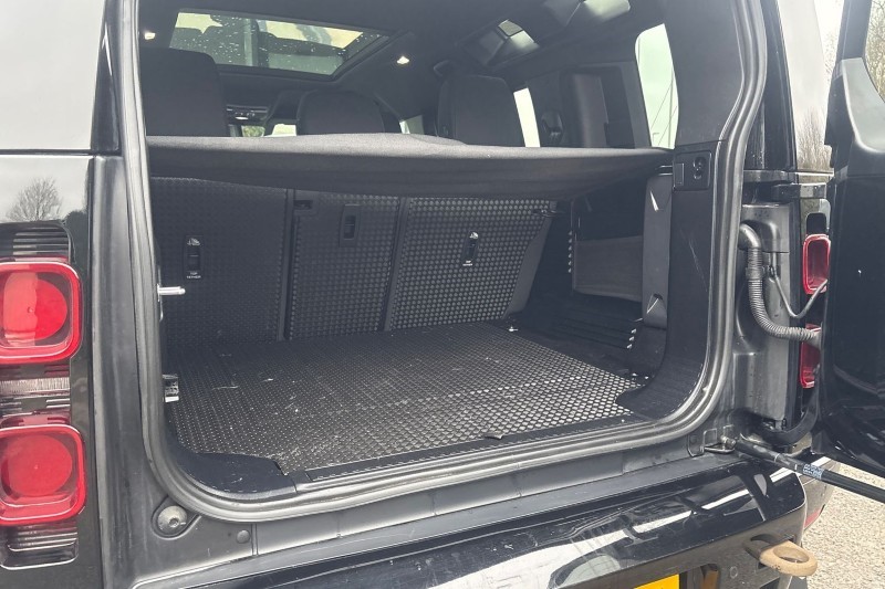 2023 (23) LAND ROVER DEFENDER 3.0 D250 X-Dynamic SE 110 5dr Auto 5014818