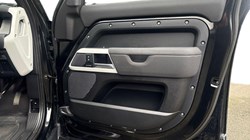 2023 (23) LAND ROVER DEFENDER 3.0 D250 X-Dynamic SE 110 5dr Auto 5014798