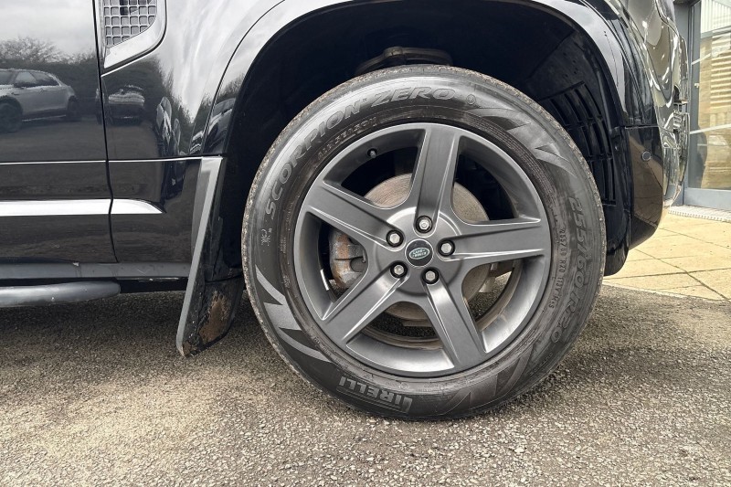 2023 (23) LAND ROVER DEFENDER 3.0 D250 X-Dynamic SE 110 5dr Auto 5014784