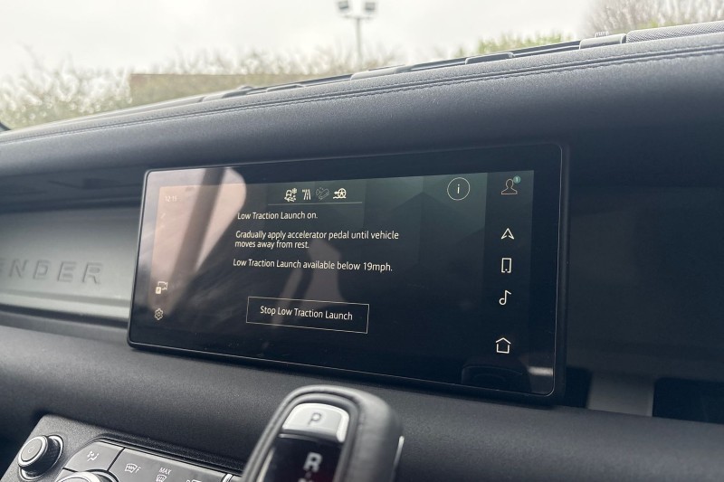 2023 (23) LAND ROVER DEFENDER 3.0 D250 X-Dynamic SE 110 5dr Auto 5014815