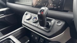 2023 (23) LAND ROVER DEFENDER 3.0 D250 X-Dynamic SE 110 5dr Auto 5014789